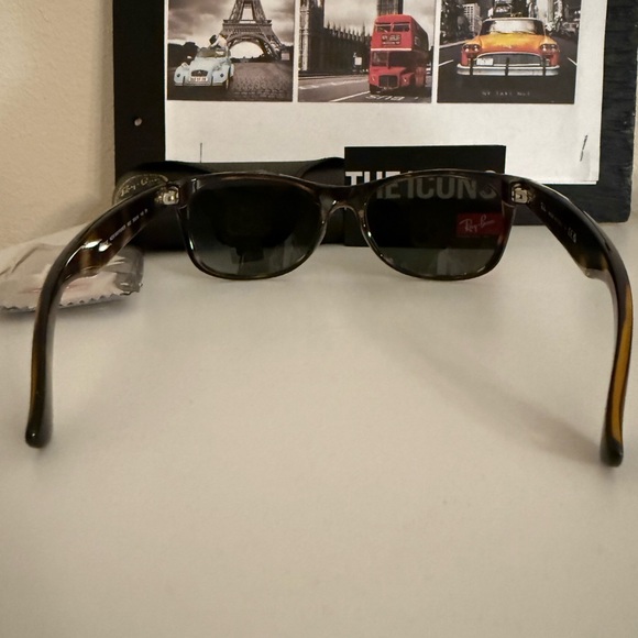 RayBan 2132 New Wayfarer 902 Tortoise Shell/G15 Dark Green Lens 55mm - Picture 8 of 11